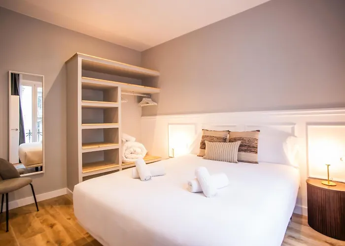 P3mal1076- Beautiful 2br Newly Refurbished Apartmán